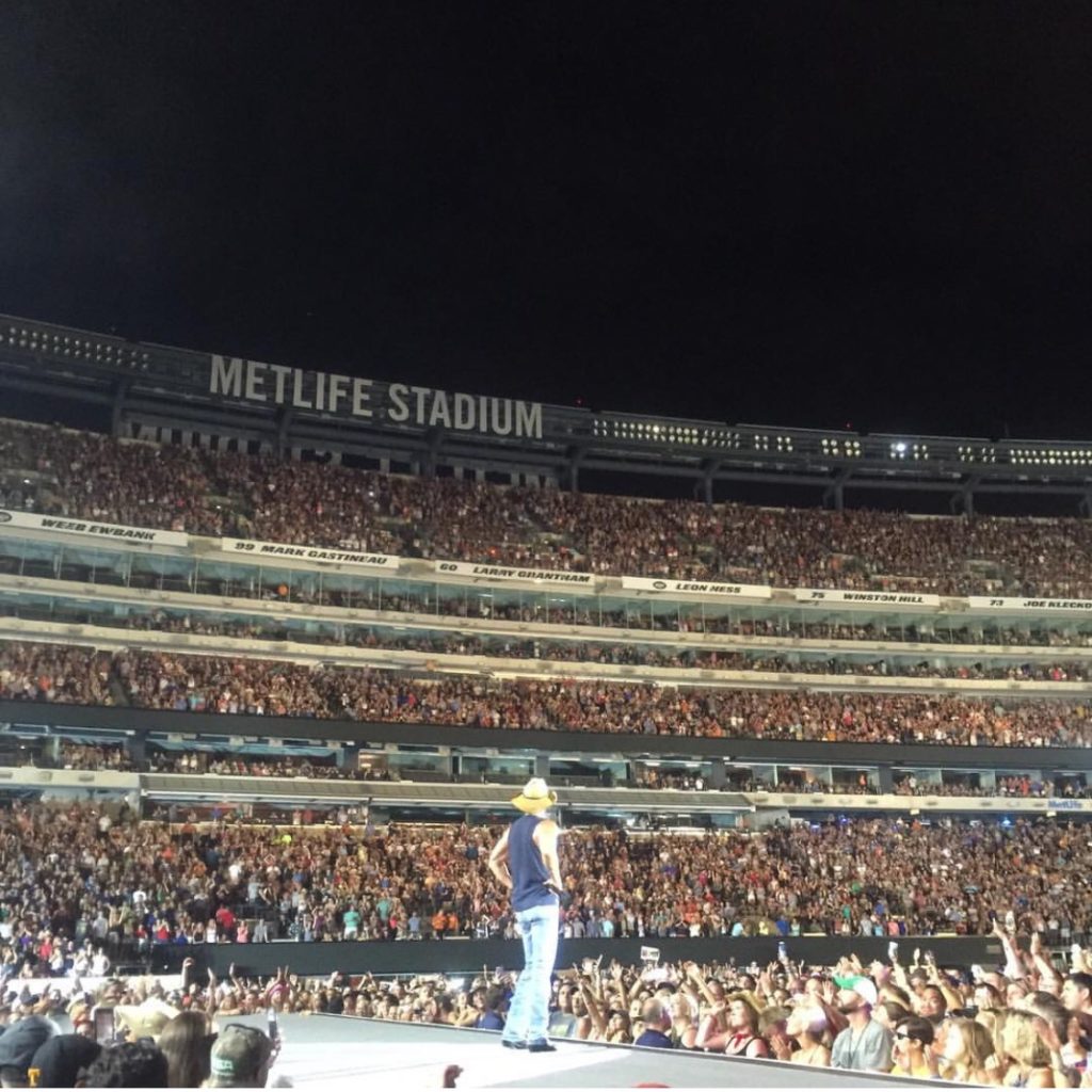 Kenny Chesney Rocks MetLife Stadium to the Sandbar